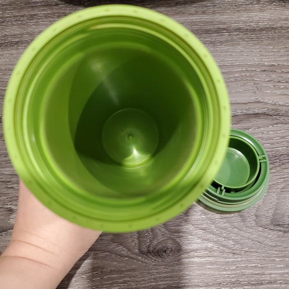 12/$30 🚗 ☕️ EUC Starbucks tumbler - green grande - Picture 7 of 12